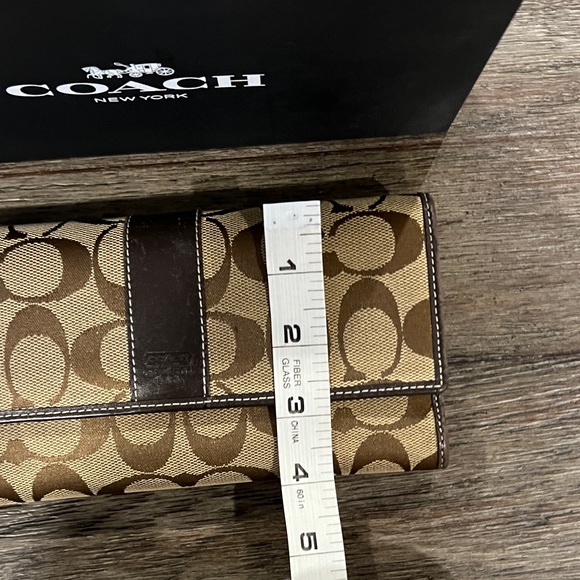 Coach Brown and Tan Signature Wallet - Picture 5 of 9